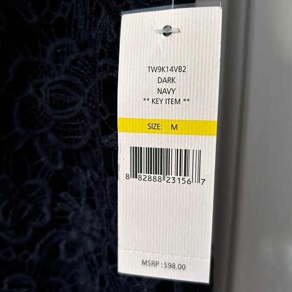 Dark navy top nwt medium - Picture 3 of 8